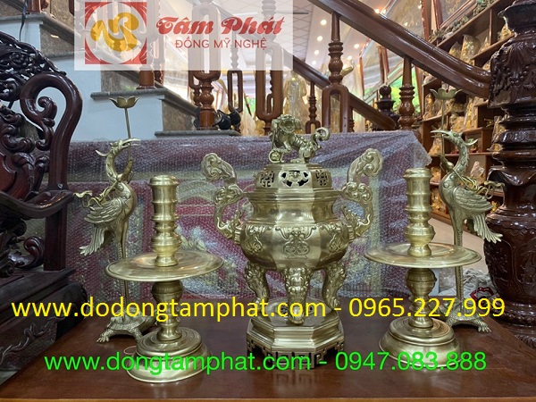 Bộ đồ thờ ngũ sự bằng đồng vàng thiết kế tinh xảo
