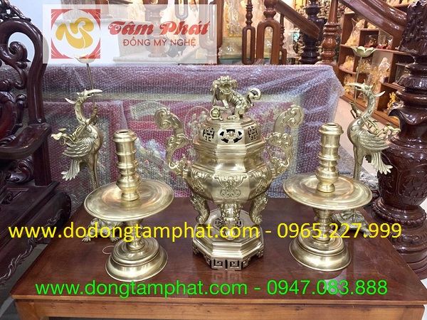 Bộ đồ thờ ngũ sự bằng đồng vàng thiết kế tinh xảo