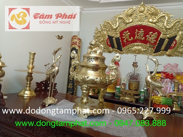 Bộ đồ đồng thờ cúng gia tiên lắp đặt cho khách