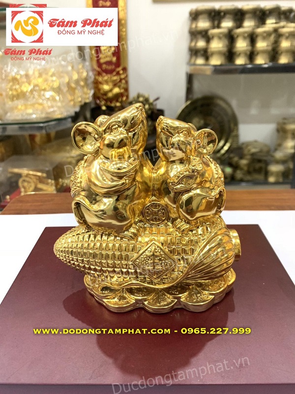 Đôi chuột phong thủy bên bắp ngô mạ vàng tinh xảo