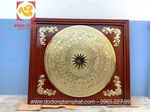 Mặt trống đồng Ngọc Lũ khung Dơi gỗ sang trọng
