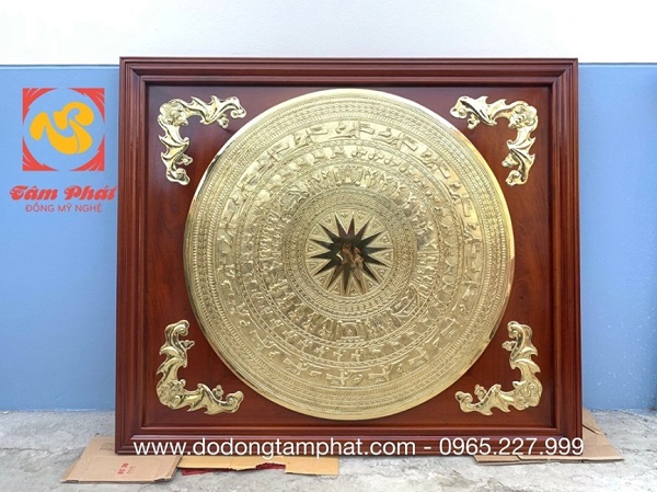 Mặt trống đồng Ngọc Lũ khung Dơi gỗ sang trọng
