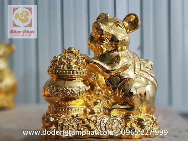 Tượng chuột phong thủy ôm hũ tiền dát vàng tinh xảo
