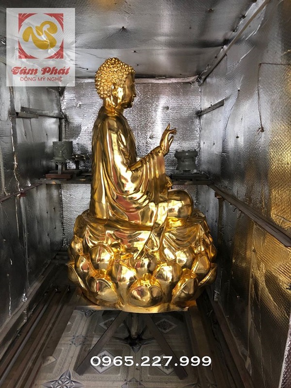 Tượng đồng Đức Phật ngồi tòa sen dát vàng ròng