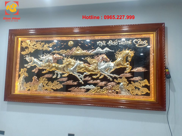 Tranh Mã Đáo Thành Công bằng đồng mạ tam khí