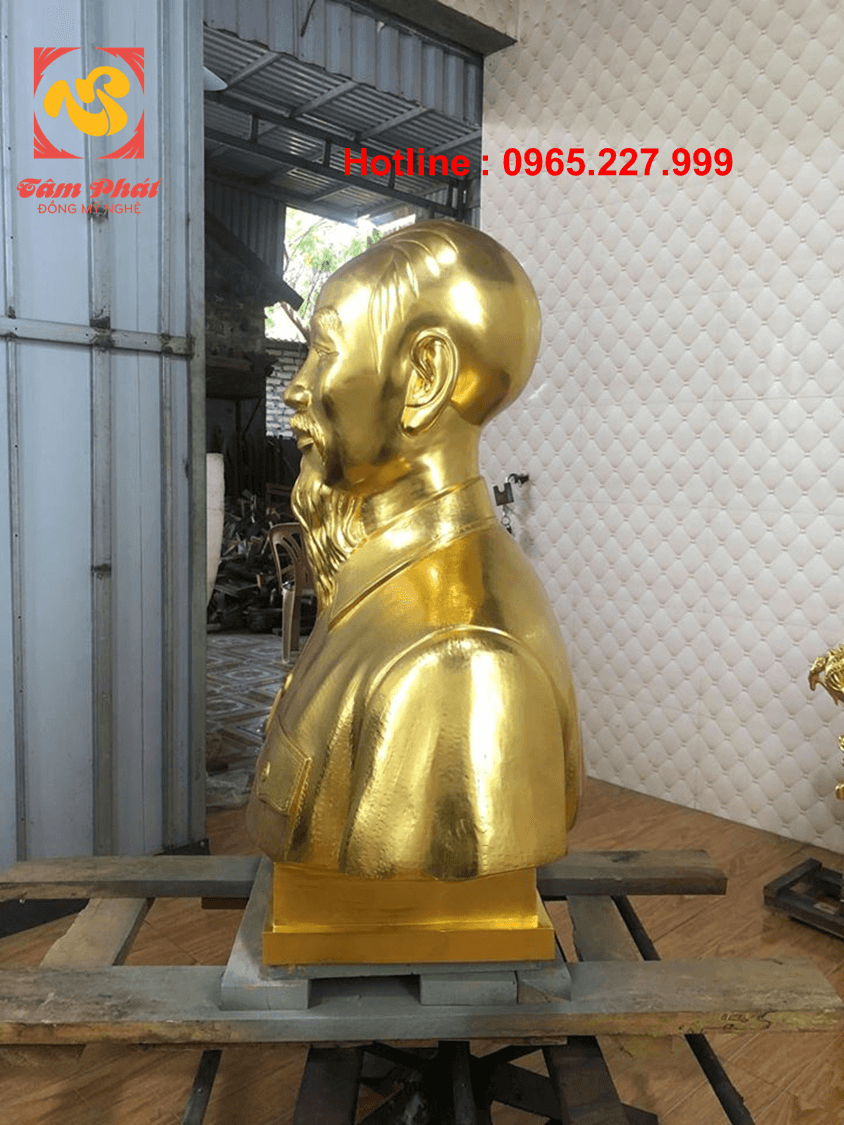 Tượng Bác Hồ bán thân bằng đồng cao 80cm dát vàng 9999