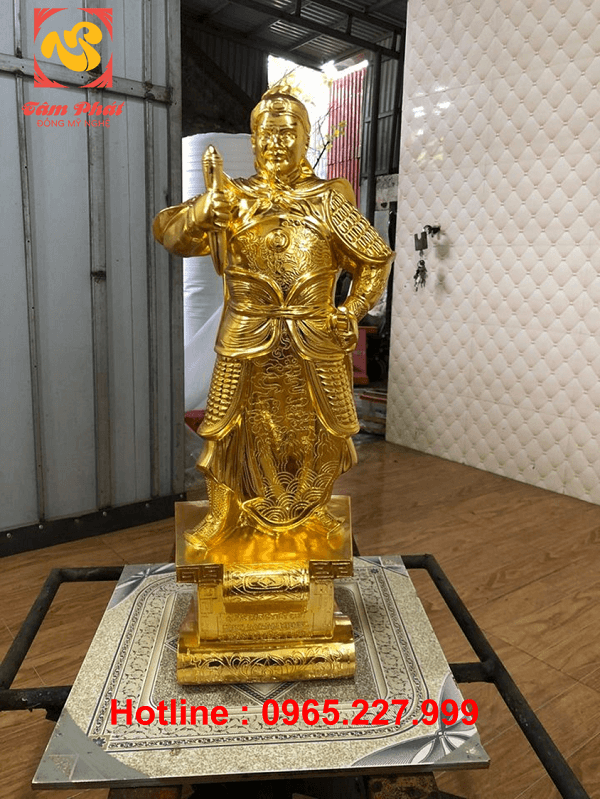 Tượng Trần Hưng Đạo cao 60cm bằng đồng đỏ mạ vàng 24k Tượng Trần Hưng Đạo cao 60cm bằng đồng đỏ mạ vàng 24k