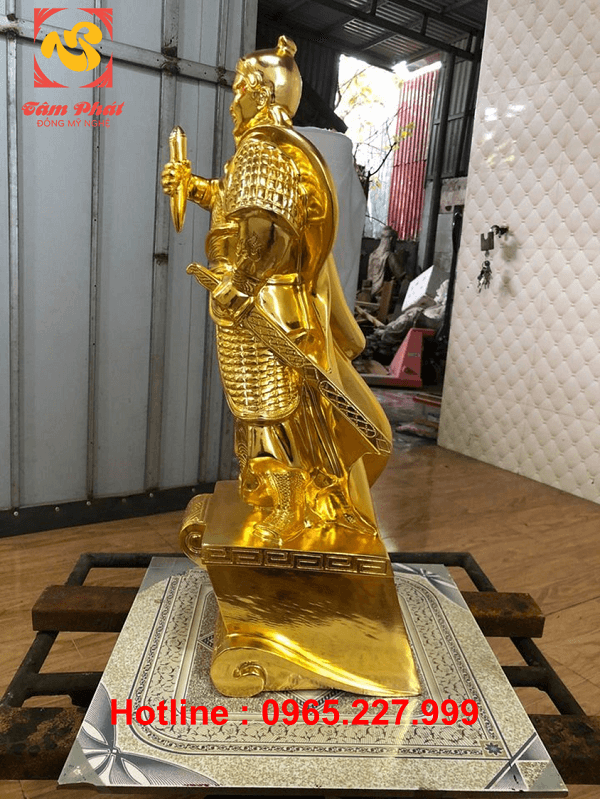 Tượng Trần Hưng Đạo cao 60cm bằng đồng đỏ mạ vàng 24k Tượng Trần Hưng Đạo cao 60cm bằng đồng đỏ mạ vàng 24k