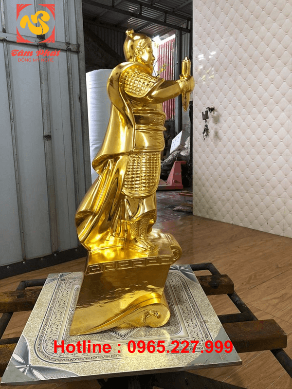 Tượng Trần Hưng Đạo cao 60cm bằng đồng đỏ mạ vàng 24k Tượng Trần Hưng Đạo cao 60cm bằng đồng đỏ mạ vàng 24k