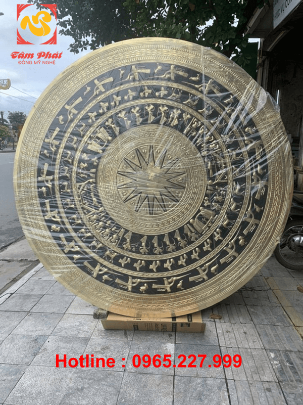 Mặt trống đồng phong thủy bằng đồng vàng đường kính 2m2 Mặt trống đồng phong thủy bằng đồng vàng đường kính 2m2