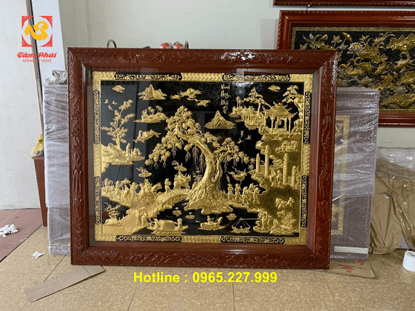 Tranh Vinh Quy Bái Tổ bằng đồng mạ vàng 24k kích thước 1m8x1m8