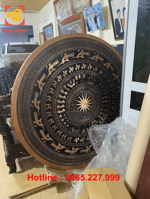 Mặt trống đồng đỏ đúc đường kính 1m6 nặng 200kg bàn giao công an tỉnh Quảng Ninh Mặt trống đồng đỏ đúc đường kính 1m6 nặng 200kg bàn giao công an tỉnh Quảng Ninh