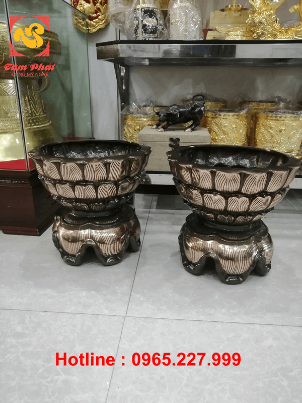 Bát hương đồng đỏ kiểu dáng độc đáo đường kính 33cm cao 30cm Bát hương đồng đỏ kiểu dáng độc đáo đường kính 33cm cao 30cm