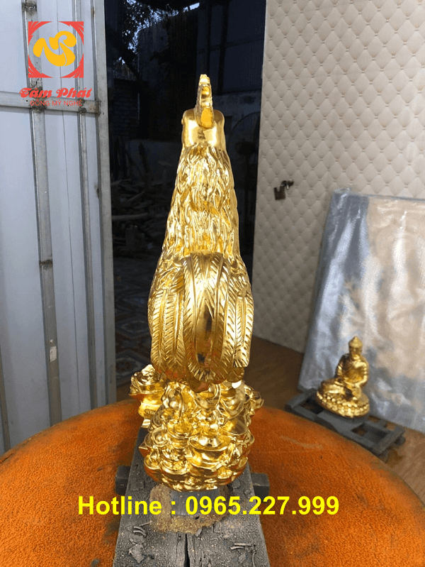 Linh vật gà trống phong thủy bằng đồng dát vàng 9999 cao 42cm Linh vật gà trống phong thủy bằng đồng dát vàng 9999 cao 42cm