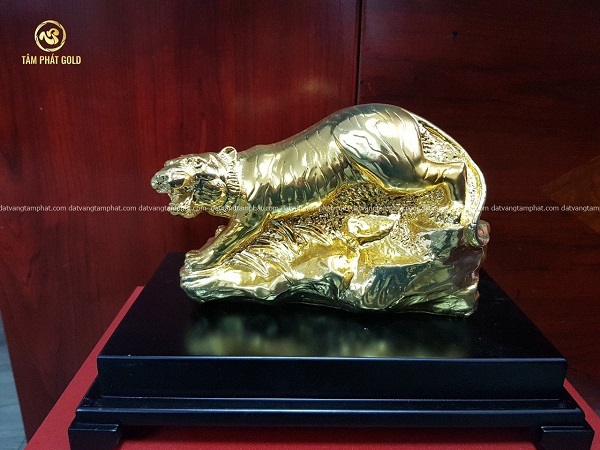 Một số mẫu tượng Hổ phong thủy độc đáo bằng đồng mạ vàng 24k