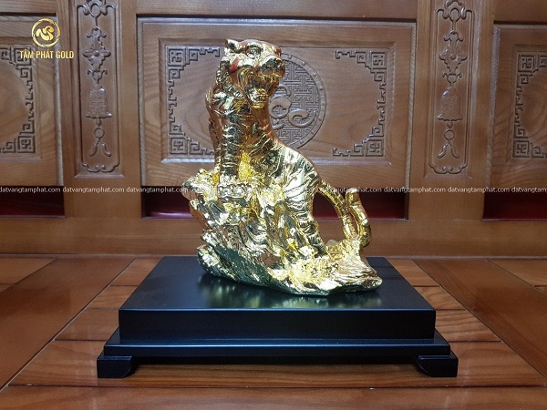 Một số mẫu tượng Hổ phong thủy độc đáo bằng đồng mạ vàng 24k
