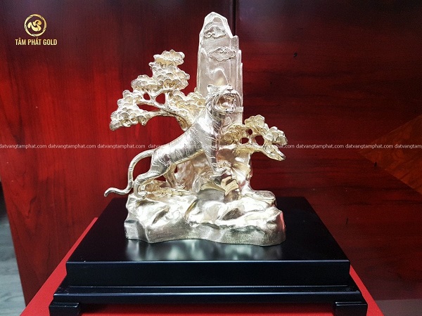 Một số mẫu tượng Hổ phong thủy độc đáo bằng đồng mạ vàng 24k