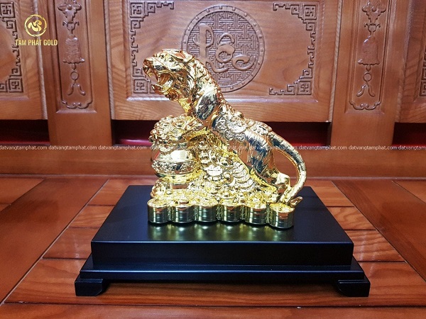 Một số mẫu tượng Hổ phong thủy độc đáo bằng đồng mạ vàng 24k