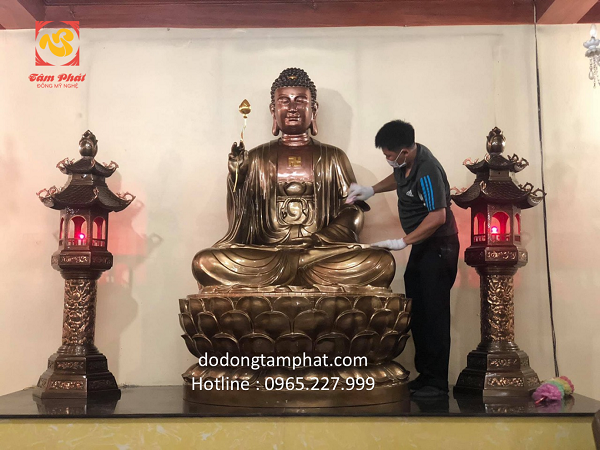 Đúc tượng Phật bằng đồng kích thước lớn phục vụ nhà chùa trên toàn quốc