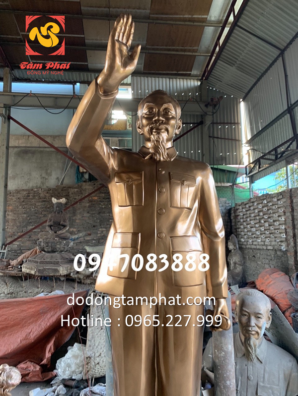 Tượng Bác Hồ bằng đồng vẫy tay chào đủ kích thước lớn nhỏ