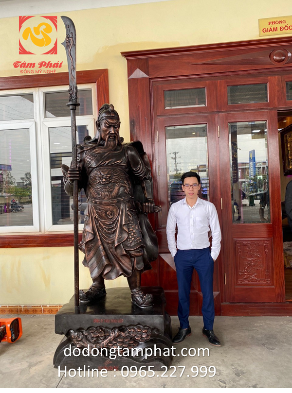 Tượng Quan Vân Trường bằng đồng với các tạo hình uy nghiêm
