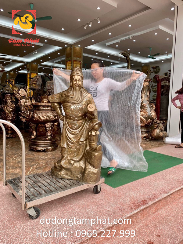 Tượng Quan Vân Trường bằng đồng với các tạo hình uy nghiêm