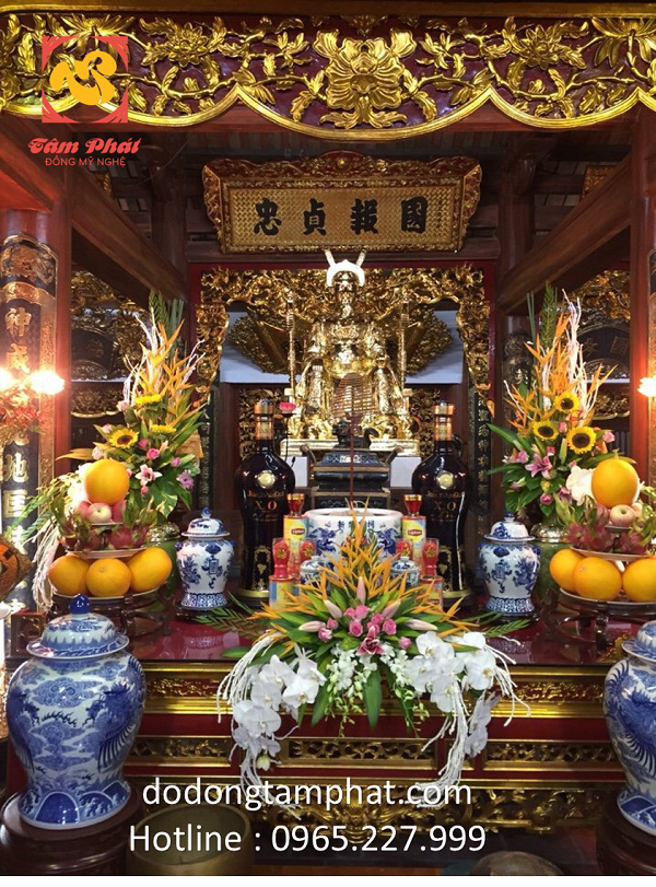 Tượng Trần Quốc Tuấn bằng đồng ngồi ngai đẹp thiêng liêng