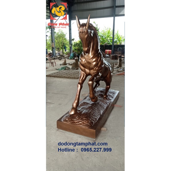 Đúc tượng ngựa bằng đồng đỏ kích thước lớn theo yêu cầu