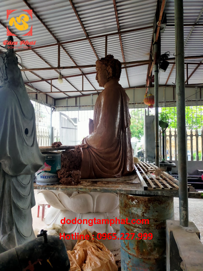 Đúc tượng Phật Thích Ca cao 3m nặng 3 tấn cho chùa Thiên Ấn, thành phố Quảng Ngãi