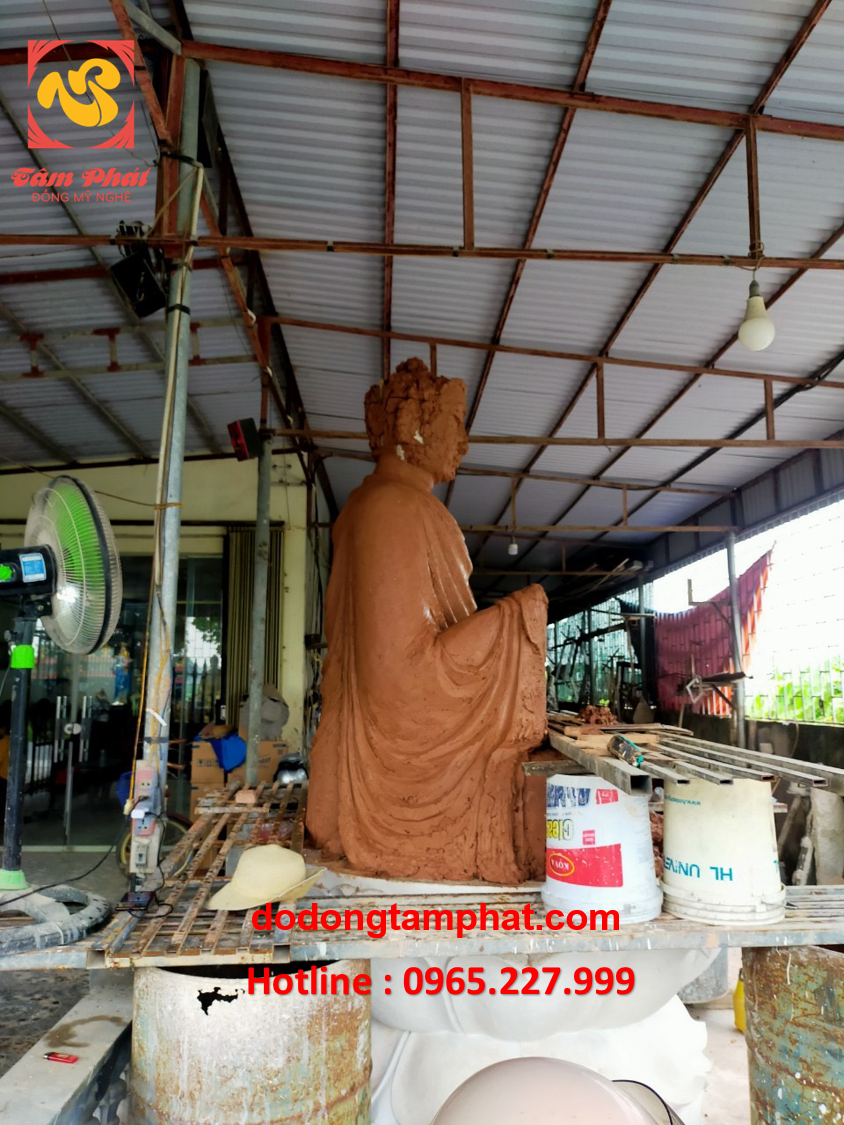 Đúc tượng Phật Thích Ca cao 3m nặng 3 tấn cho chùa Thiên Ấn, thành phố Quảng Ngãi