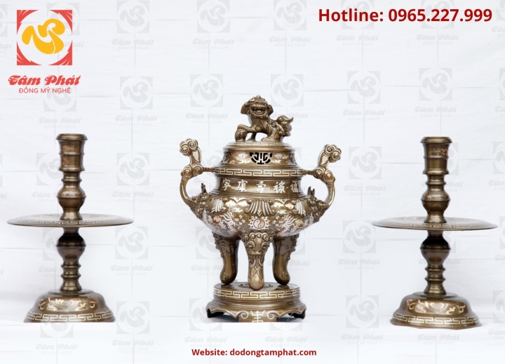 Giá bộ đồ thờ bằng đồng đỏ phụ thuộc vào những yếu tố nào?