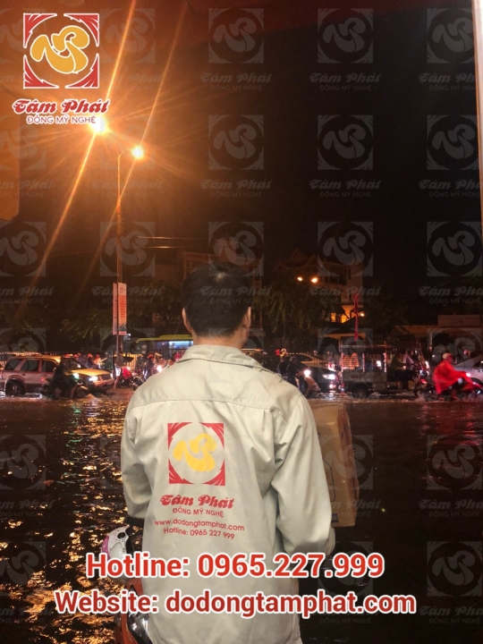 Giao hàng trong mùa mưa lũ tại Tâm Phát