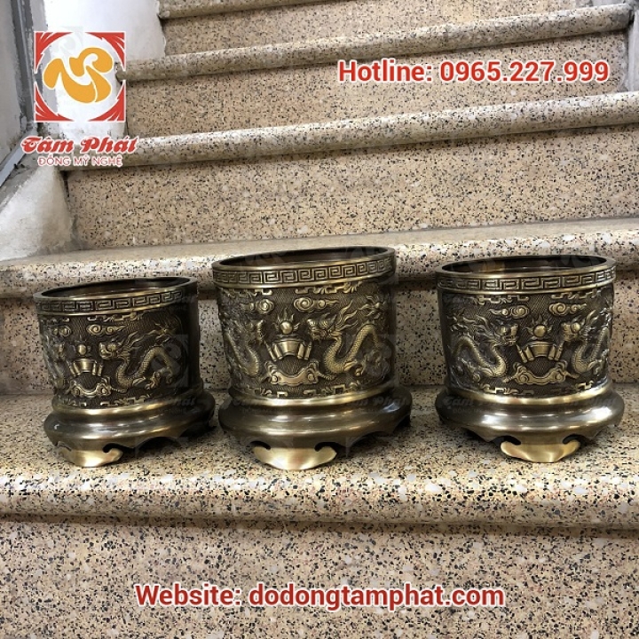 Bộ đồ thờ đồng vàng cạo màu đã về showroom Tâm Phát