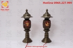 Đôi đèn thờ bằng đồng màu hun xanh giả cổ