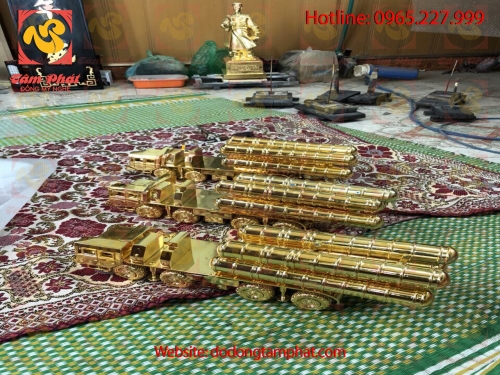 Quà tặng quân sự mạ vàng