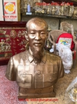 Tượng Bác Hồ bán thân