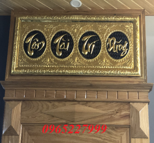 Hoành phi Tâm Tài Trí Dũng đồng vàng nền đen
