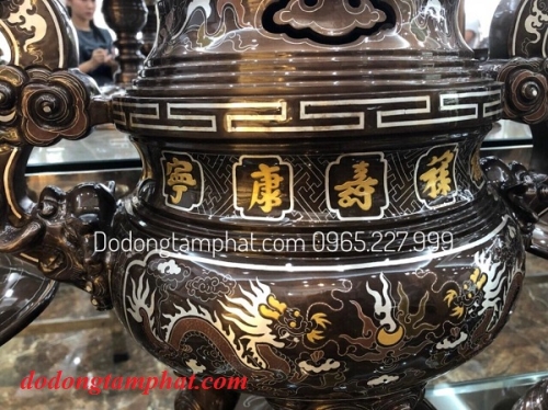 Đỉnh đồng tai mây màu sắc giả cổ, khảm 5 chữ vàng