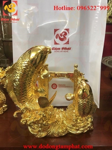 Tặng phẩm cá chép vượt vũ môn bằng đồng mạ vàng
