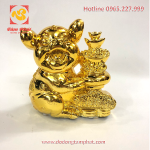 Tượng lợn phong thủy ngồi bên hũ tiền mạ vàng tinh xảo