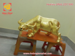Tượng trâu bằng đồng mạ vàng với nét đẹp khỏe khoắn, sang trọng