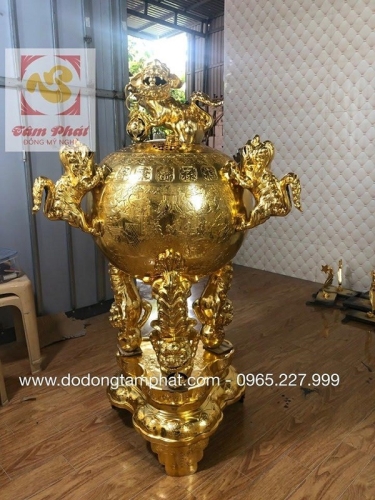 Đỉnh đồng thất lân mạ vàng chạm họa tiết tinh xảo