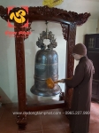 Đúc chuông đồng cao 1m2 và lắp đặt trên giá gỗ gụ 2m
