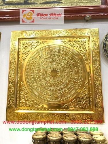 Mặt trống đồng Ngọc Lũ thếp vàng khung liền đồng