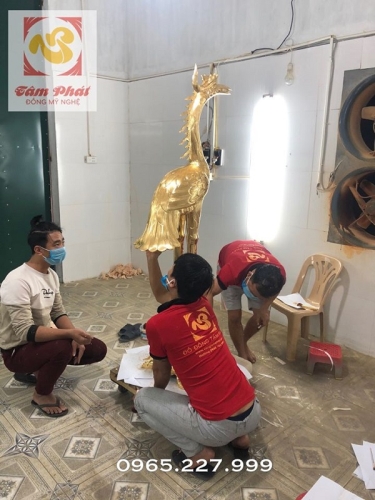 Dát vàng hạc đồng thờ cúng cỡ lớn tại xưởng