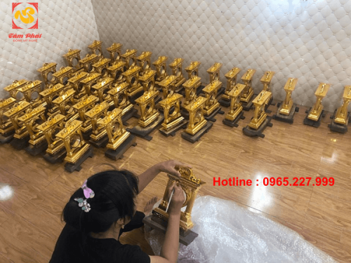 400 đồng hồ quà tặng bằng đồng mạ vàng 24k đẹp tinh xảo
