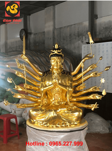 Tượng Phật Chuẩn Đề bằng đồng dát vàng 9999 cao 2m