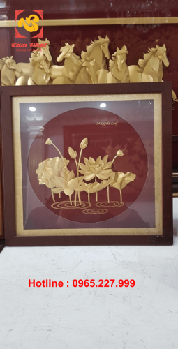 Tranh hoa sen phong thủy mạ vàng 24k tinh xảo giàu ý nghĩa
