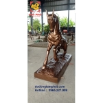 Đúc tượng ngựa bằng đồng đỏ kích thước lớn theo yêu cầu